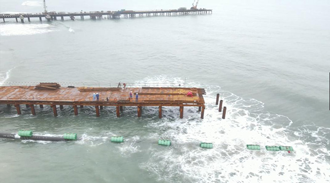 尼日爾-貝寧原油外輸管線項目海上終端工程-近岸段海底管線均已順利拖拉就位 尼日(rì)爾-貝寧原油外(wài)輸管線項目海上終端工程-近岸段海底(dǐ)管線均已順利拖拉就位