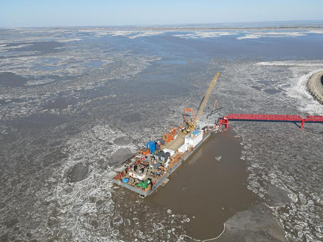 冀東南堡(bǎo)1-29儲氣庫先(xiān)導試驗(yàn)地麵(miàn)工程(chéng)注采集輸管道項(xiàng)目鋪管船施(shī)工項目順利完工 冀東南(nán)堡1-29儲氣庫(kù)先導試驗地(dì)麵工程注采集輸管道項目鋪管船施工項目順利完工