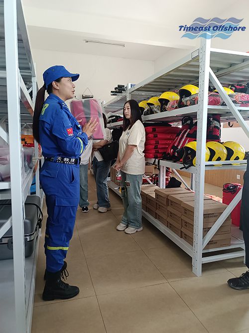 中文字幕精品人妻熟女（yì）海工攜手（shǒu）濱海藍天救援（yuán）隊開展CPR心肺複蘇和基礎繩結實地培訓活動