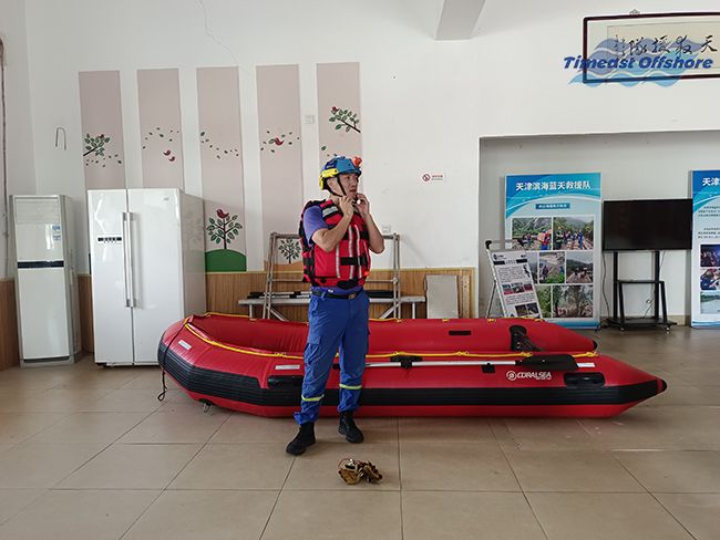 中文字幕精品人妻熟女海工攜手濱海藍天救援隊開展（zhǎn）CPR心肺複蘇和基（jī）礎繩結實地（dì）培訓活動