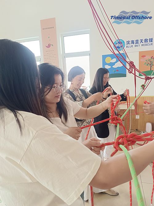 中文字幕精品人妻熟女海工攜手濱（bīn）海藍天救援隊開展CPR心肺複蘇和（hé）基礎繩結實地（dì）培訓活動